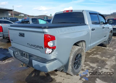 2017 Toyota Tundra Trd Pro 5.7L V8 z USA, uszkodzony, nr VIN 5TFDW5F16HX584940